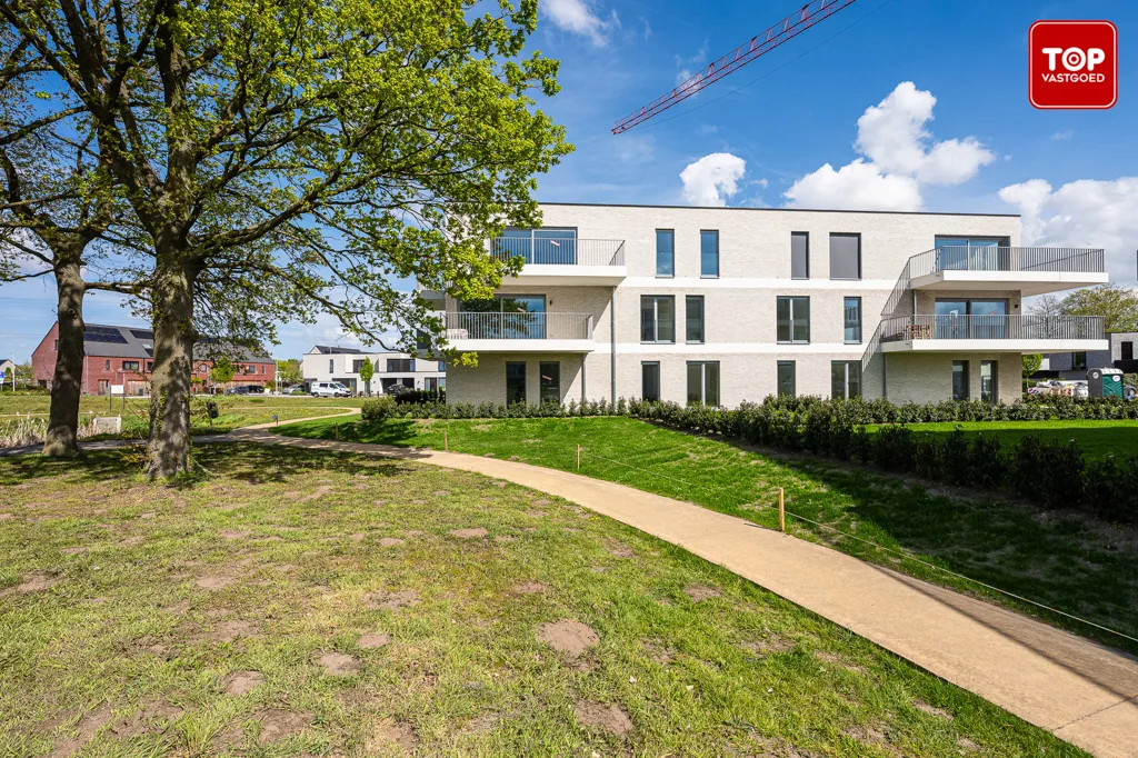Esterno - Light-Filled New Build Apartment with Terrace in Evergem