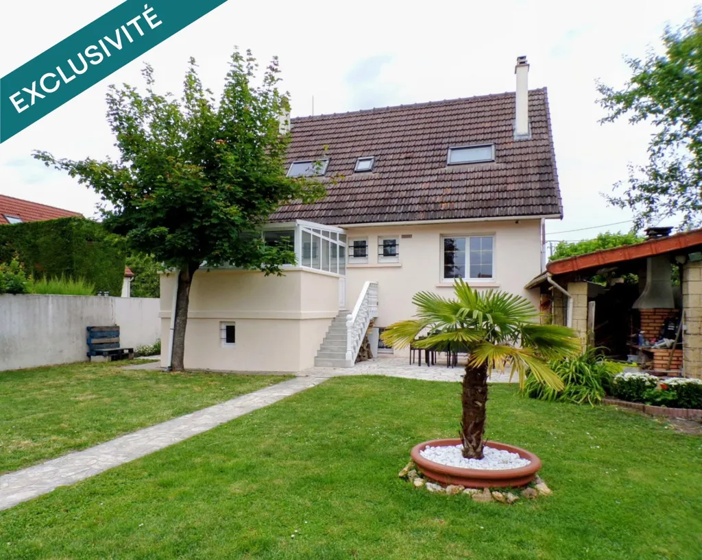 Aed - Spacious House with Pool in Draveil