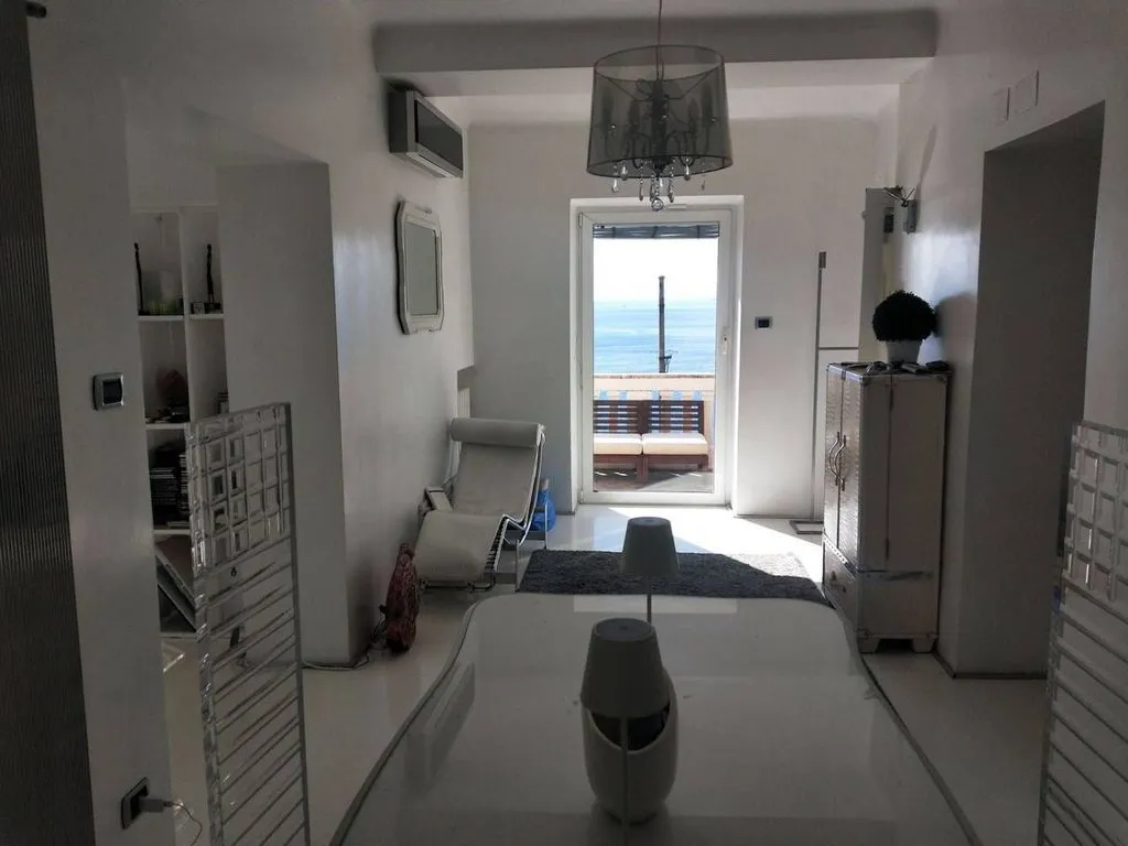Söögituba - Luxury Apartment with Sea View in Sori, Genoa