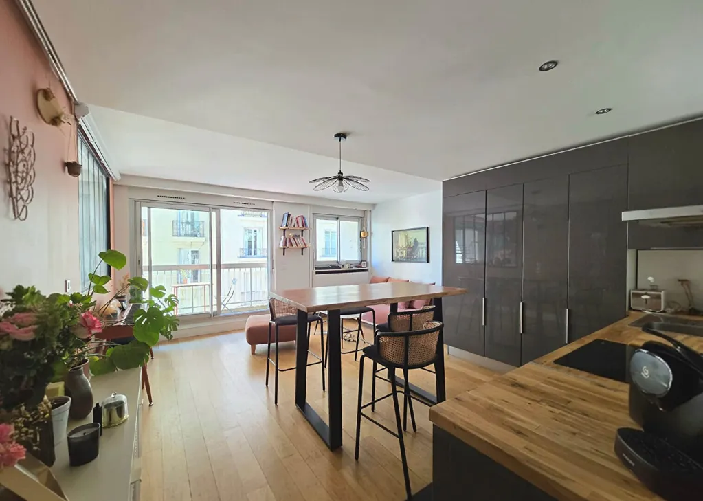 Cuisine - Appartement Rénové avec Balcon à Paris