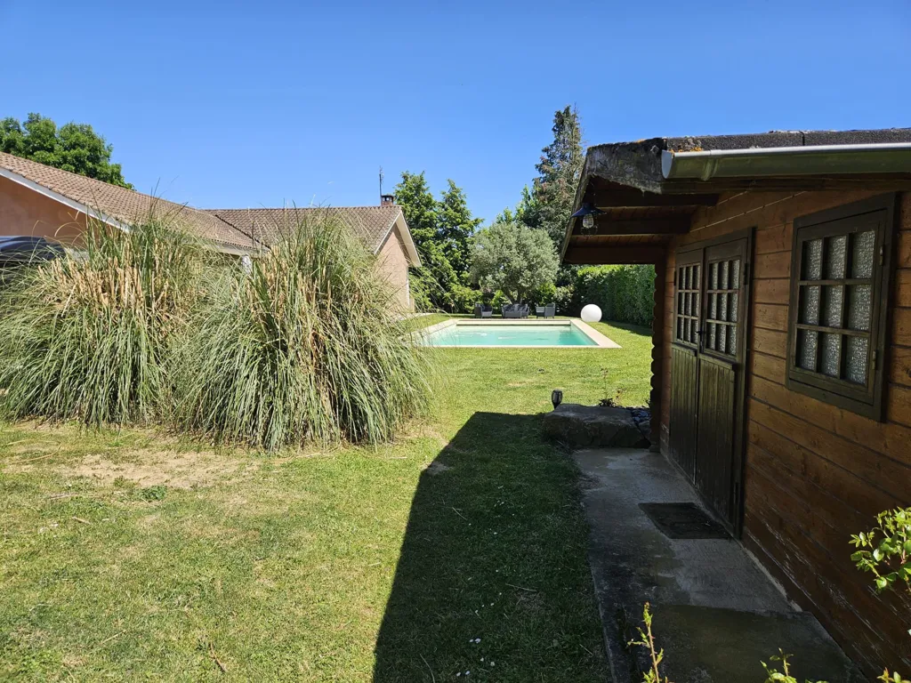 Pool - Renovated House with Pool near Pont de Veyle