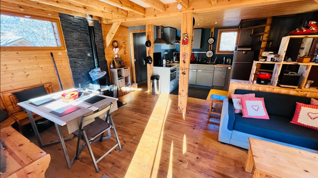Séjour - Chalet Récemment Construit avec Terrasse à Beauvezer