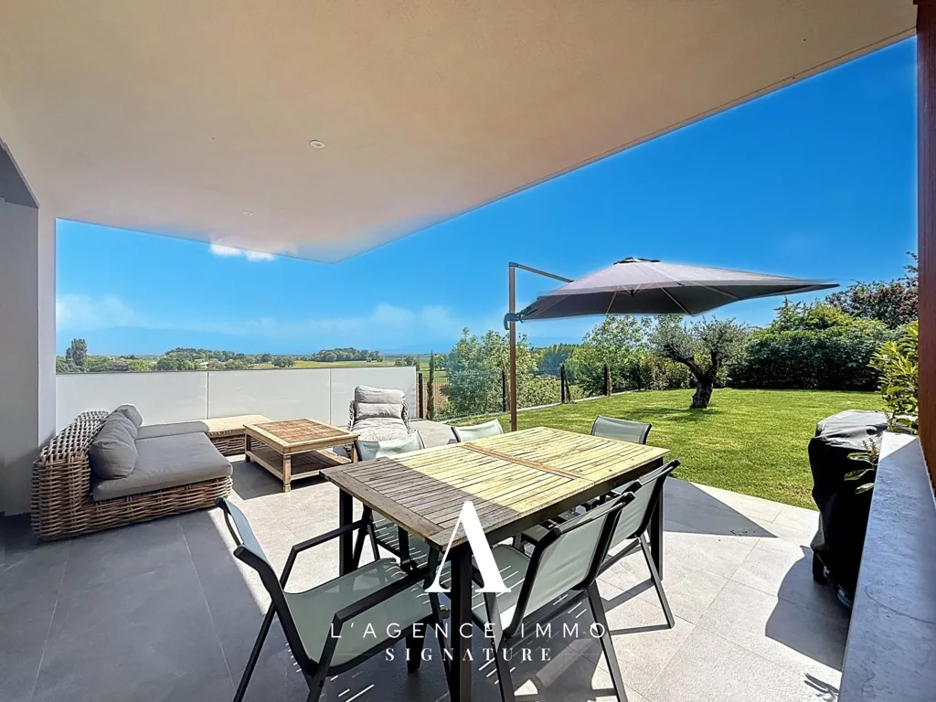 Terrass - Contemporary Villa with Mountain View in Grilly