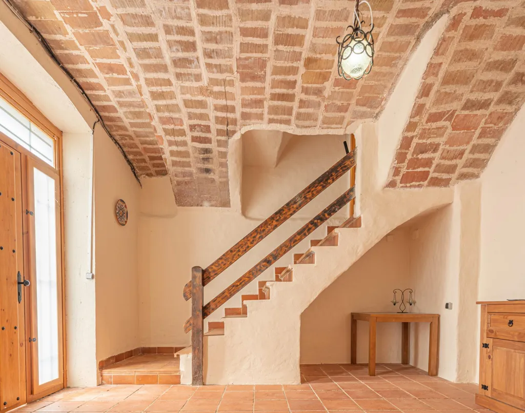 Entrée - Rustic Masia with Pool in Cabanelles