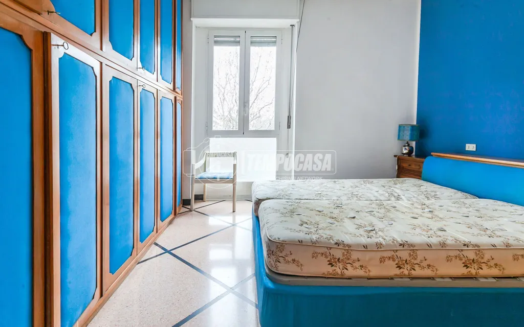 Chambres - Trilocale with Balcony in Milan's Isola