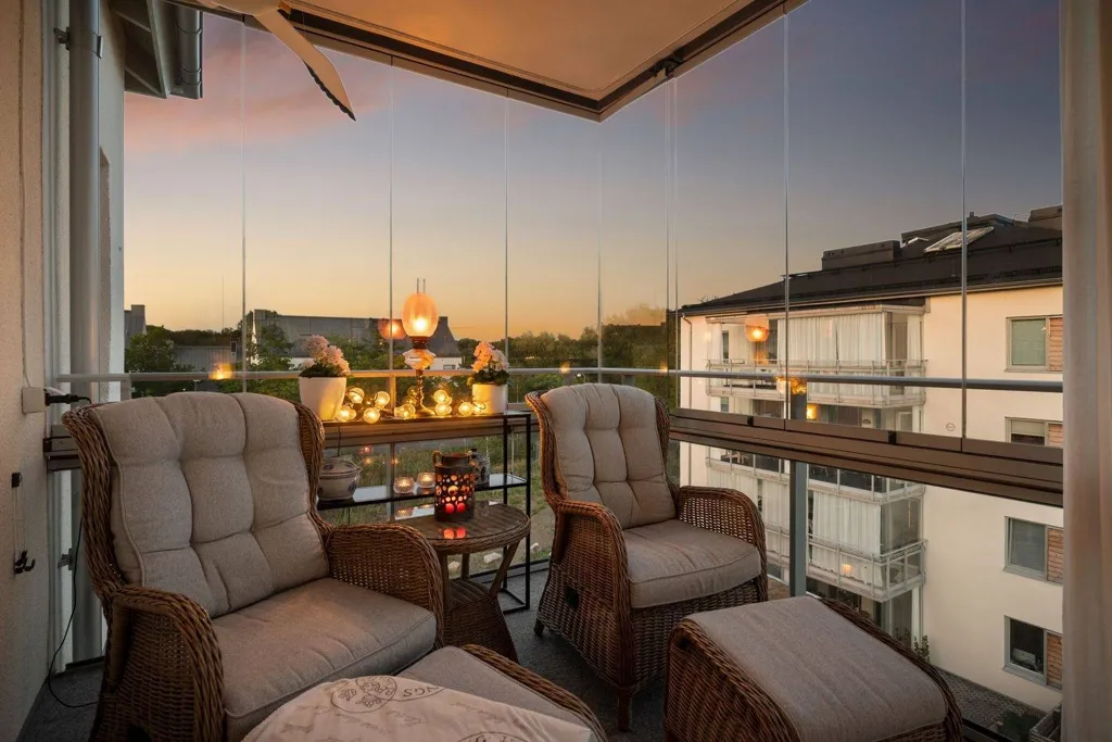 Balcone - Three-Bedroom Apartment with Balcony in Nyköping