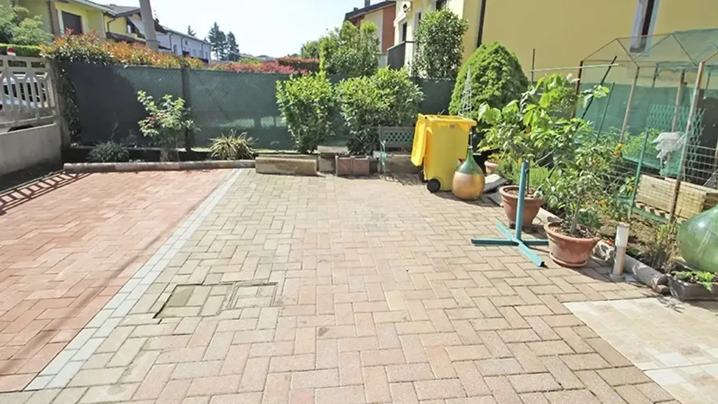 Jardin - Triplex with Balconies in Castiglione Olona