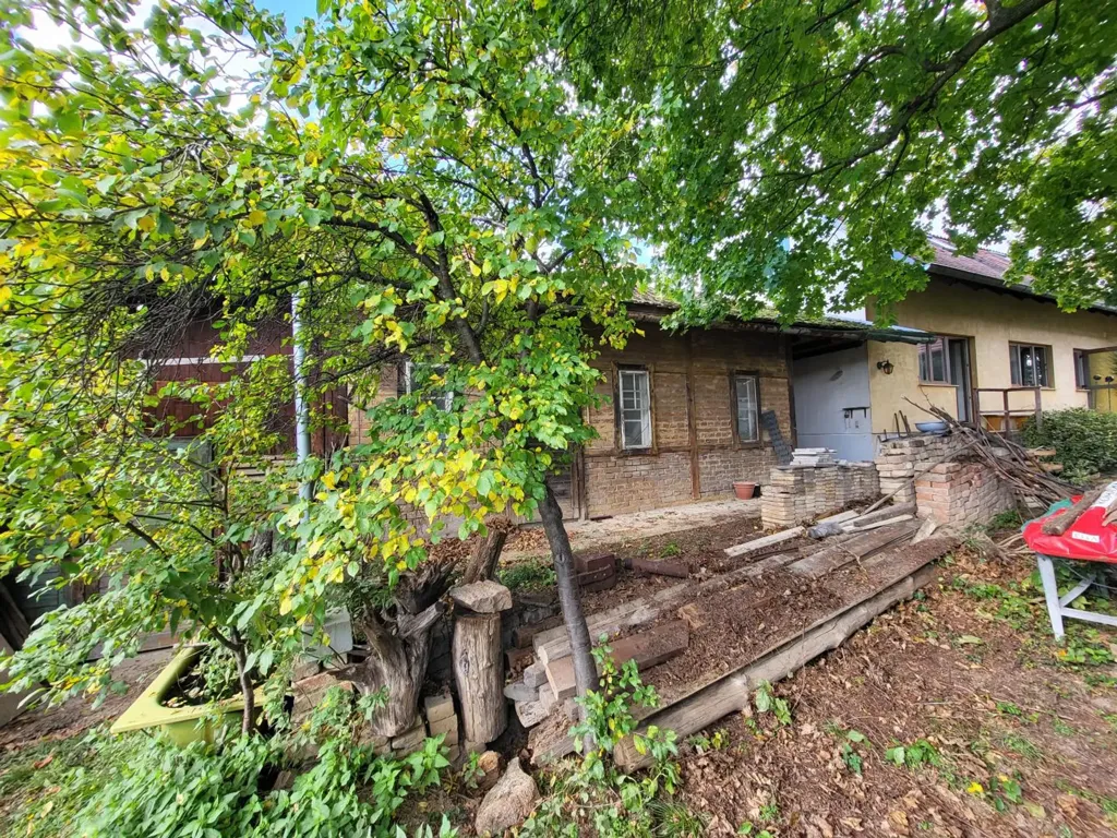 Giardino - House with Wine Cellar in Heldenberg