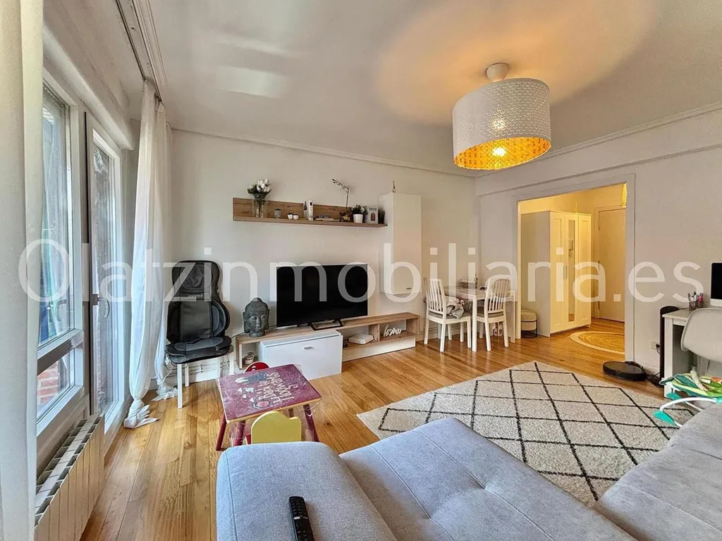 Living Room - Bright Apartment with Terrace in Zalla Centre
