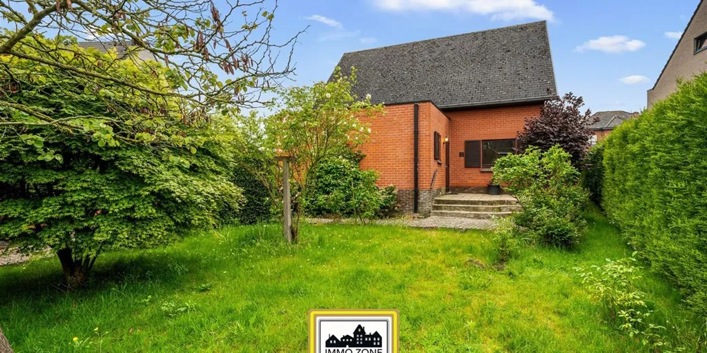 Garden - Spacious Bungalow with Garden in Oosterzele