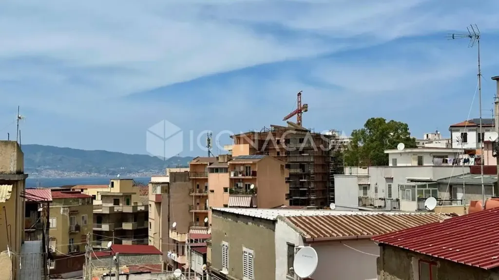 Terrace - Spacious Apartment with Balconies in Reggio Calabria
