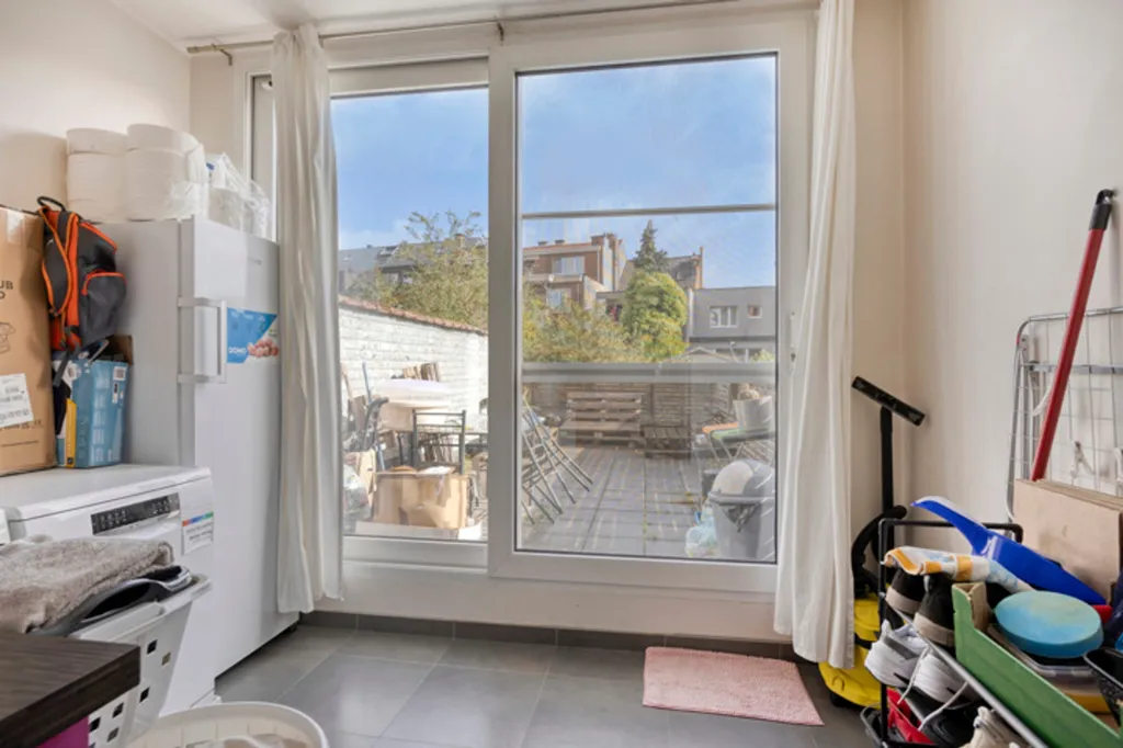 Buanderie - Appartement de rez-de-chaussée avec grande terrasse à Zellik