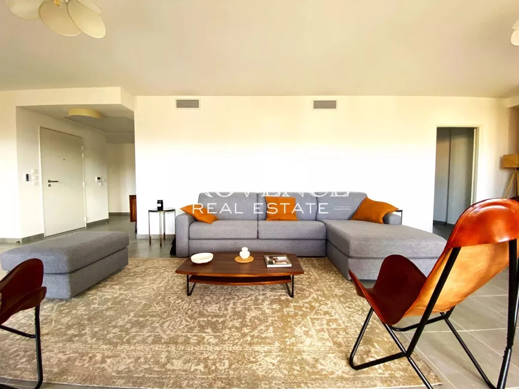 Elutuba - Top Floor Apartment with Terrace in Marseille