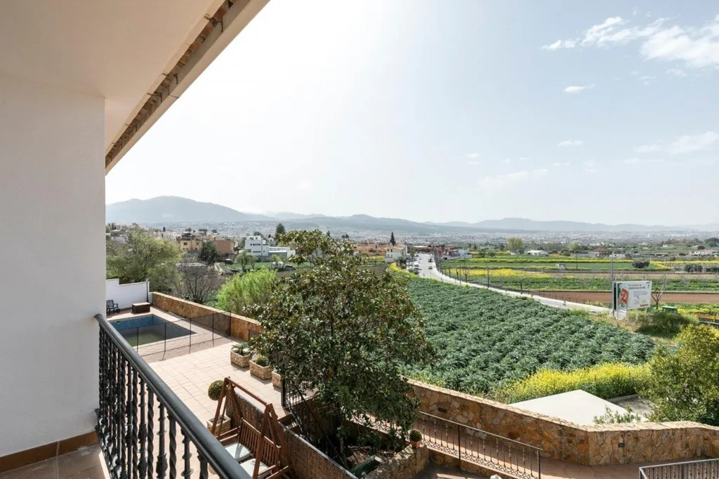 Rõdu - Versatile Villa with Private Pool in Huétor Vega