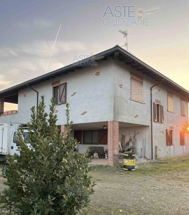 Välivaade - Villa with Terrace in Galliate