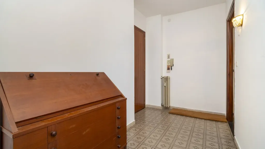 Esik - Apartment with Three Balconies in Melle Centre
