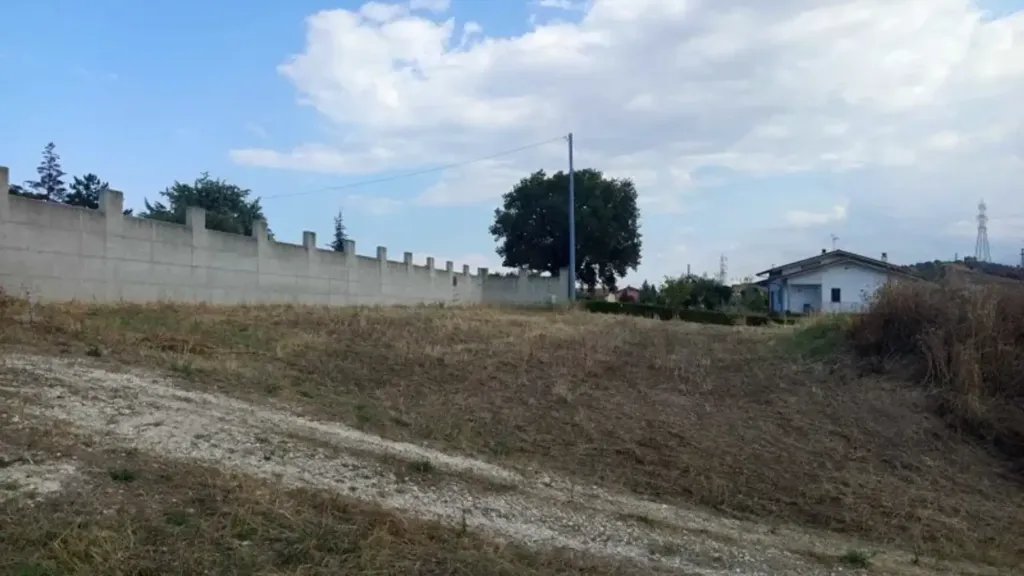 Aed - Warehouse with Workshop in Lanciano