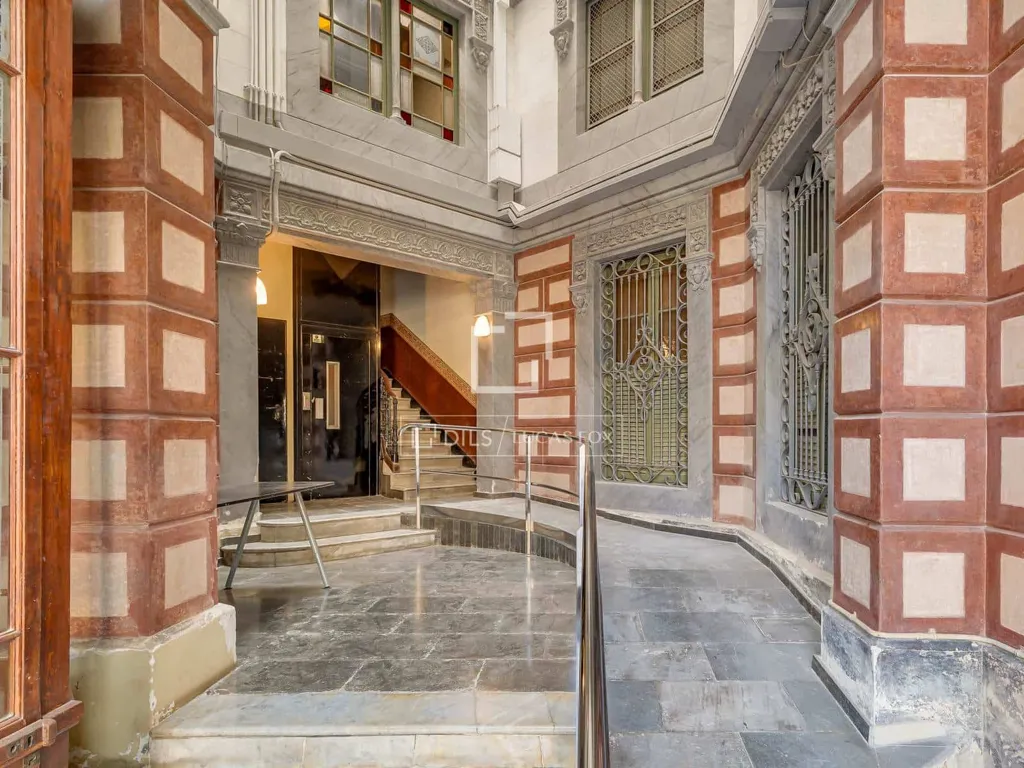 hallway_entrance