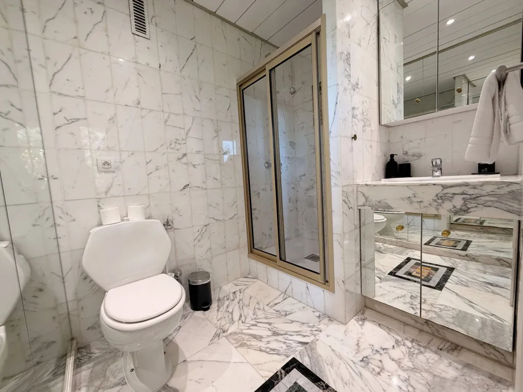 Bagni - Luxury 1-Bedroom Apartment in Monaco