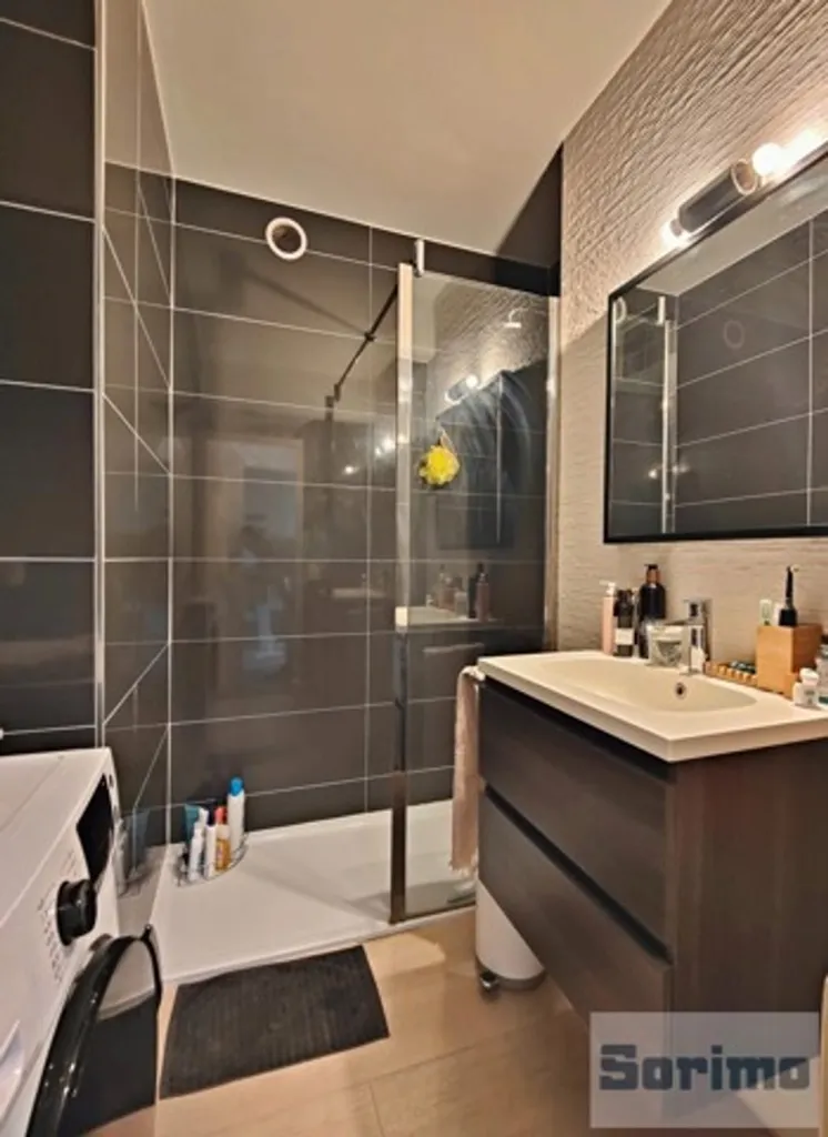 Bathrooms - 1-Bedroom Apartment with Terrace in Roodebeek Park