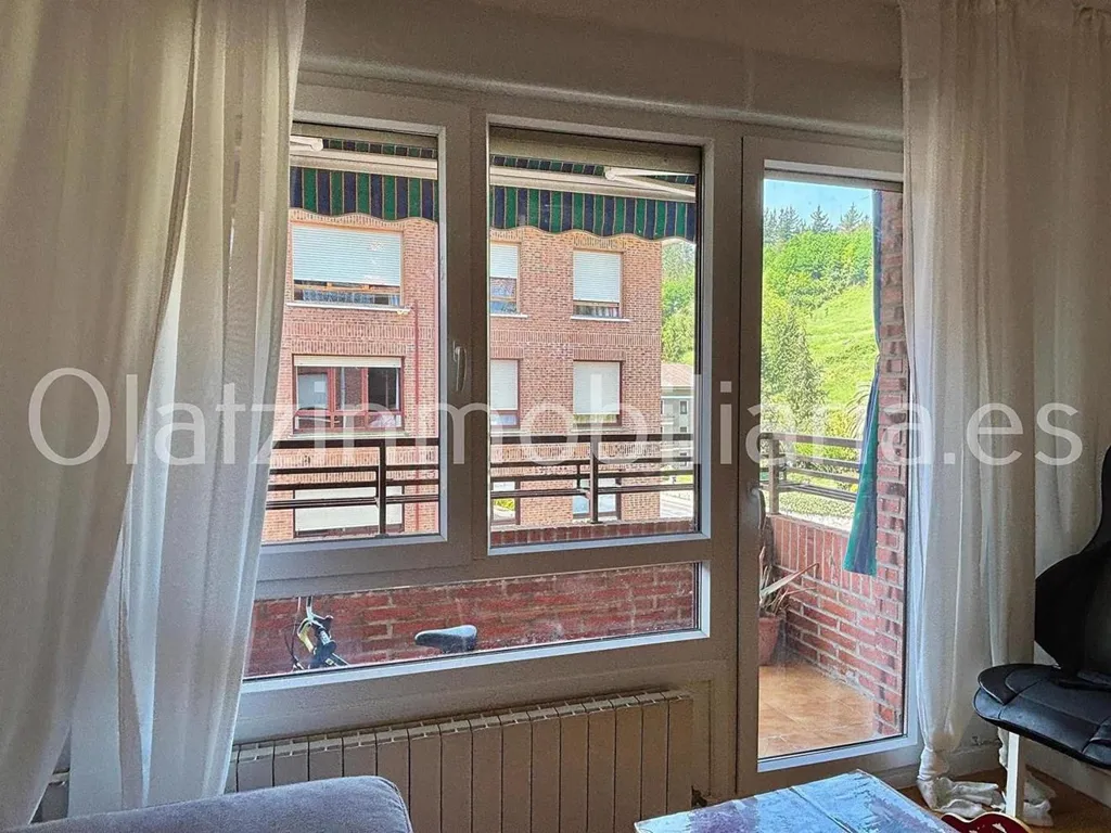 Living Room - Bright Apartment with Terrace in Zalla Centre