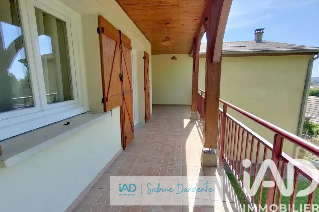 Balcony - Fully Renovated House with Garden in Dole
