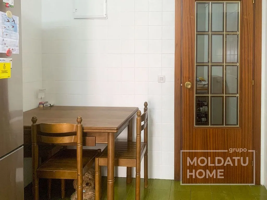 Salle à manger - Student-Friendly Flat with Central Heating in Iturrama