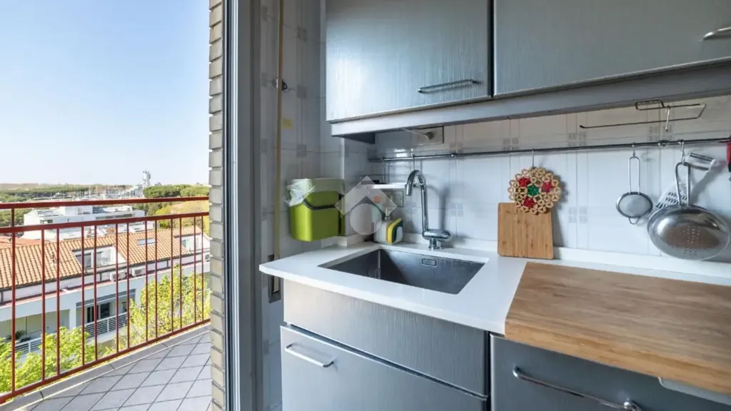 Cuisine - 3-Bedroom Apartment with Balcony in Cesenatico