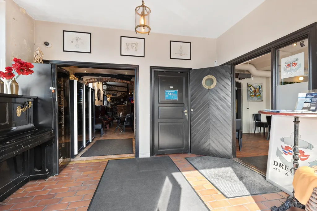 Entrée - Restaurant with Waterfront in Svelvik