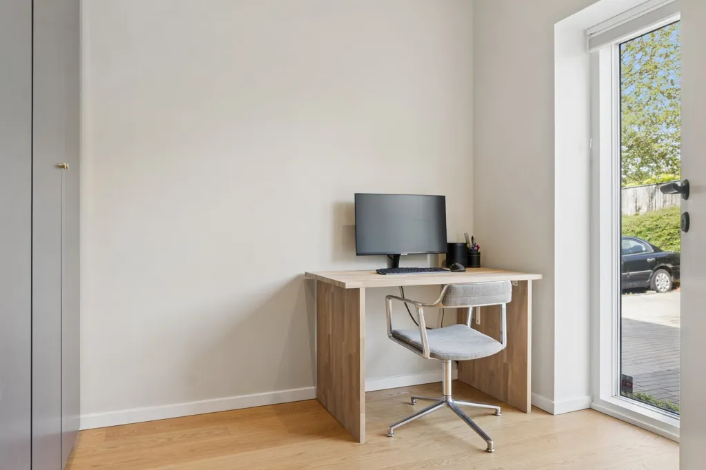 Bureau - Apartment with 5G Coverage in Roskilde