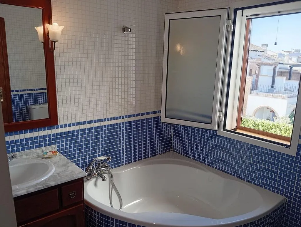 Salles de bain - Duplex with Pool and Terrace in Las Salinas