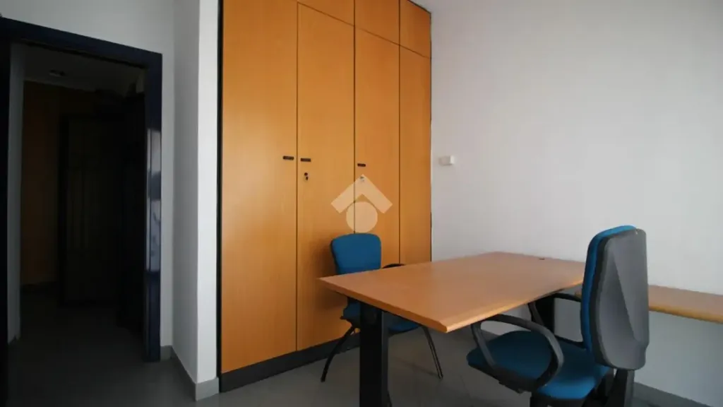Studio - Office Space with Balcony in Marmirolo