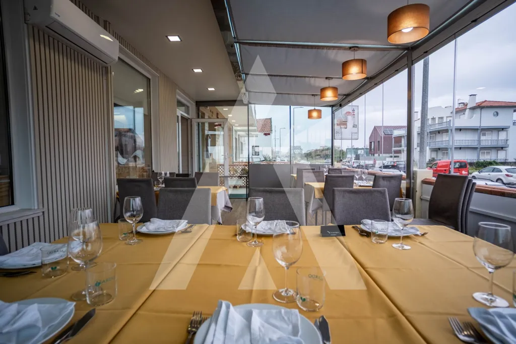 Söögituba - Established Restaurant with Sea View in Costa Nova