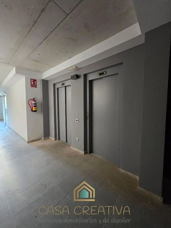 Garage - Apartment with Balcony in Náquera