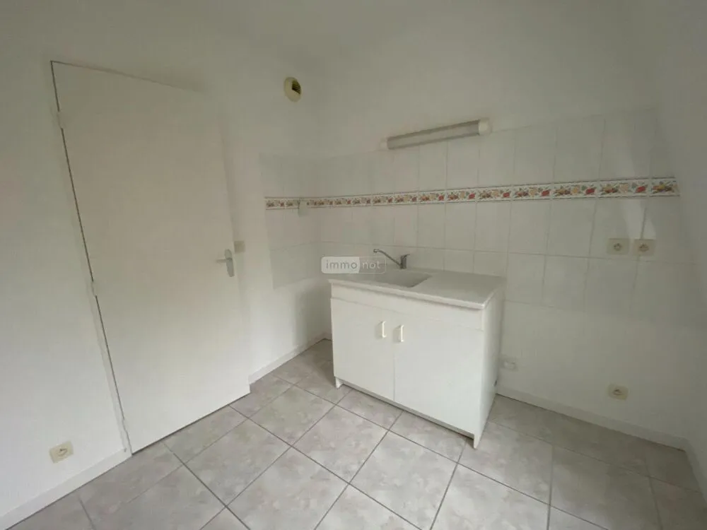 Salles de bain - Appartement 3 Pièces avec Parking à Villedieu-sur-Indre