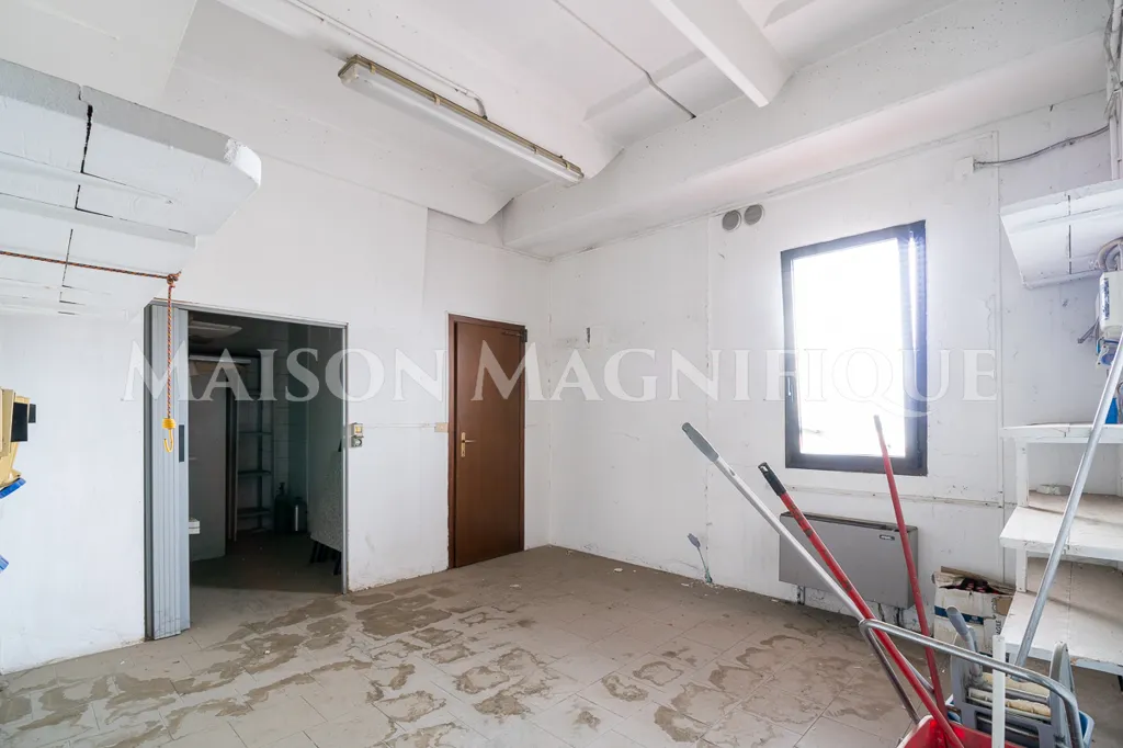 Pesuköök - Ground Floor Office with Direct Access in Occhiobello