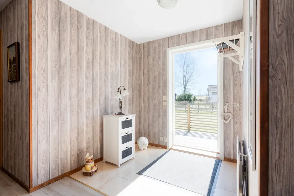 Entrée - Single-Storey House with Garden by Ringsjön