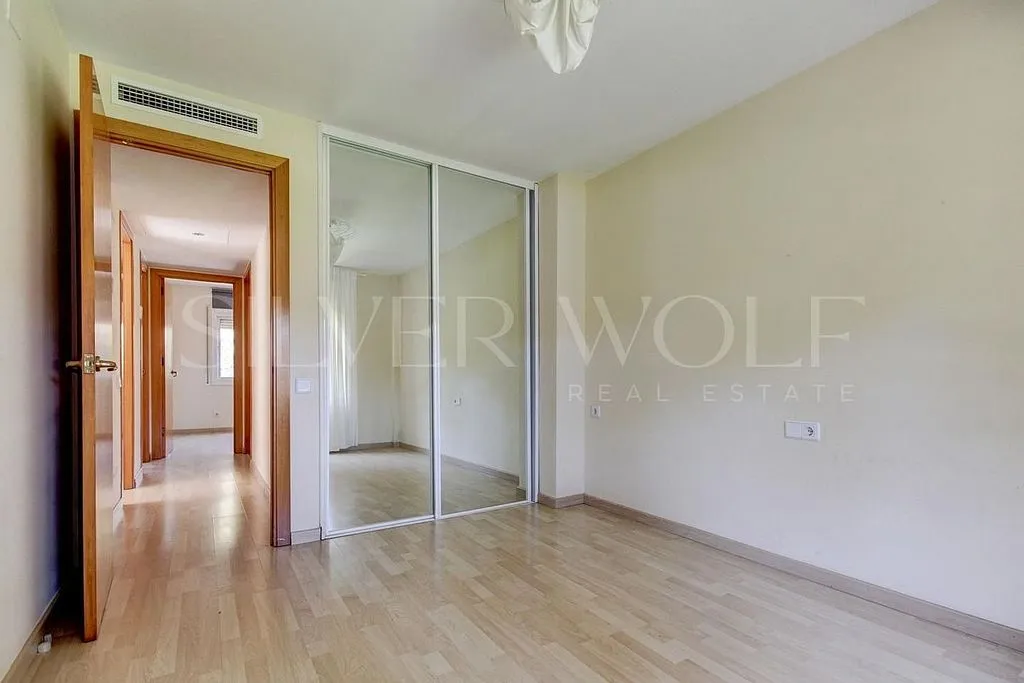 Pièces - Terraced House with Pool in Gavà Mar