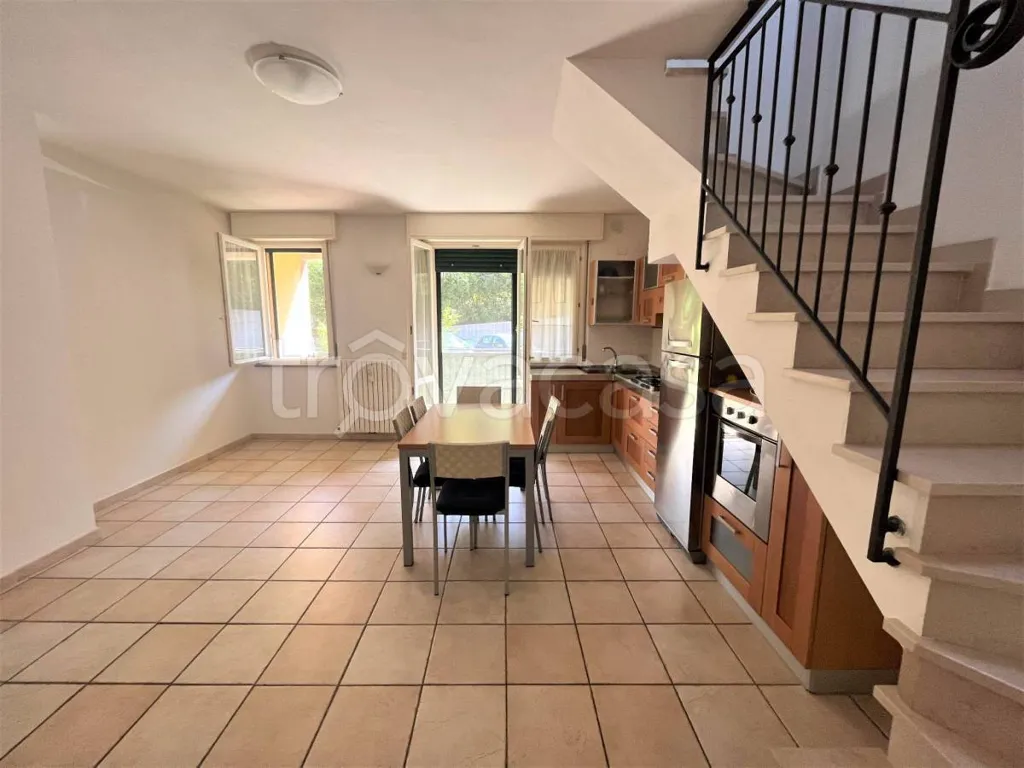 Salle à manger - Bright Apartment with Balcony in Urbino