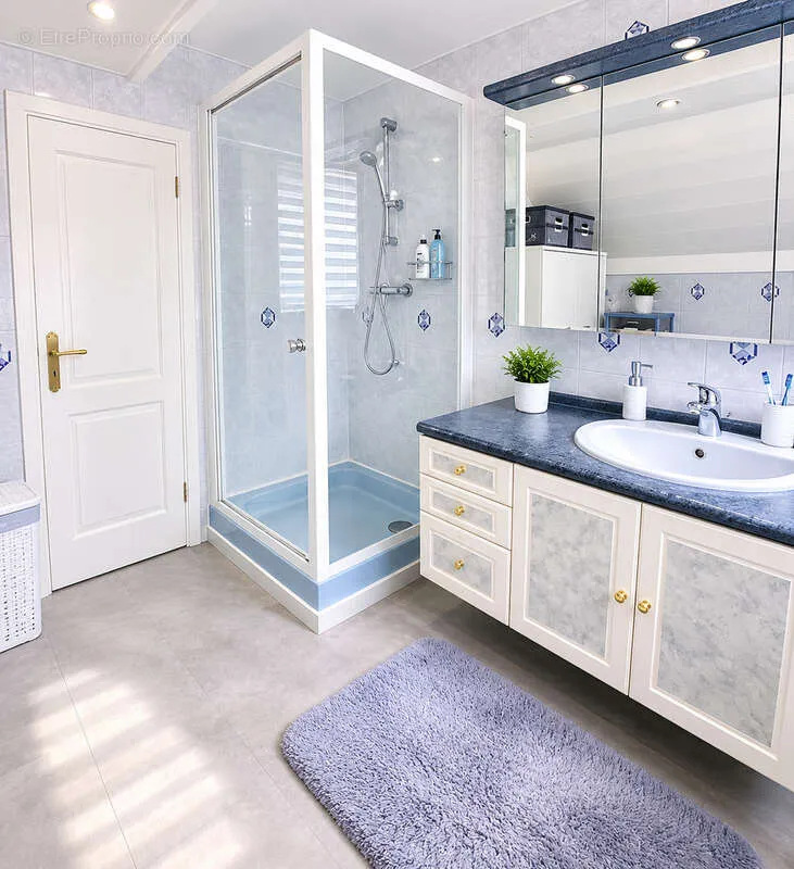 Salles de bain - Maison au Calme avec Jardin à Saint Léonard