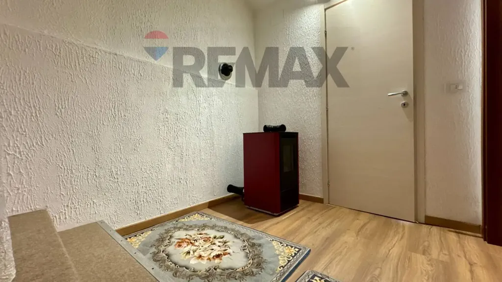 Esik - Fully Rented House with Garden in Paularo