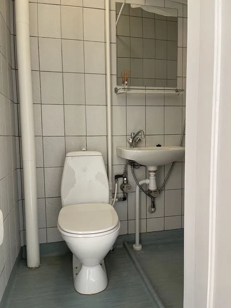 Salles de bain - Two-Bedroom Flat with Garden in Ø-Gade Quarter