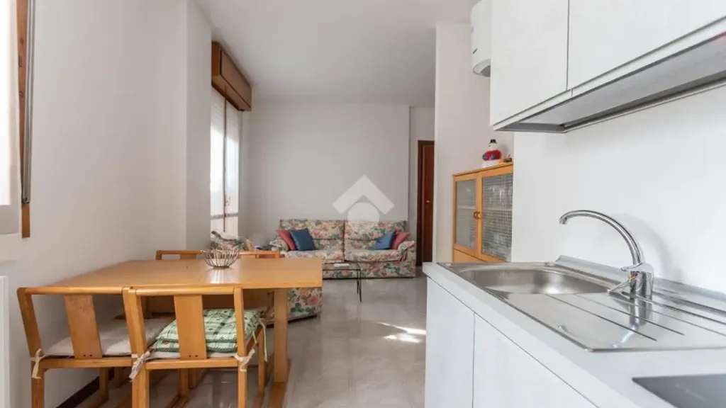 Cuisine - 2-Bedroom Apartment with Balcony in Carpi