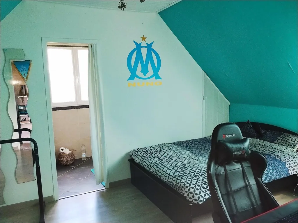 Chambres - Maison Familiale avec Sous-Sol Total à Proximité