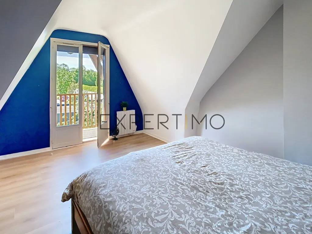 Bedrooms - Cottage with Balcony near Caen