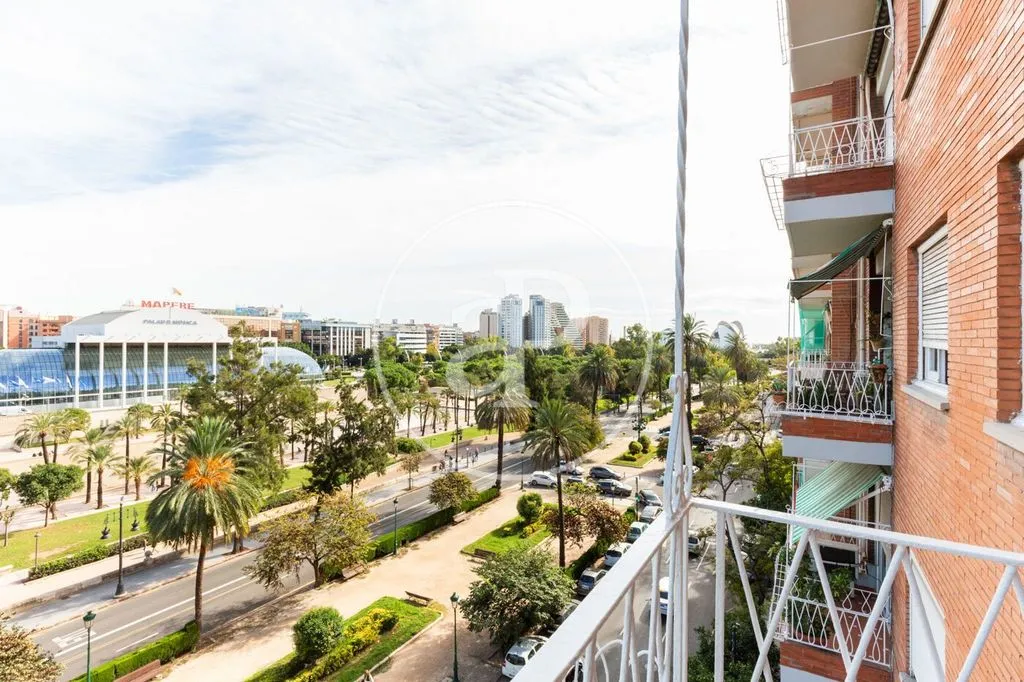 Rõdu - Luxury Apartment with River View in Valencia