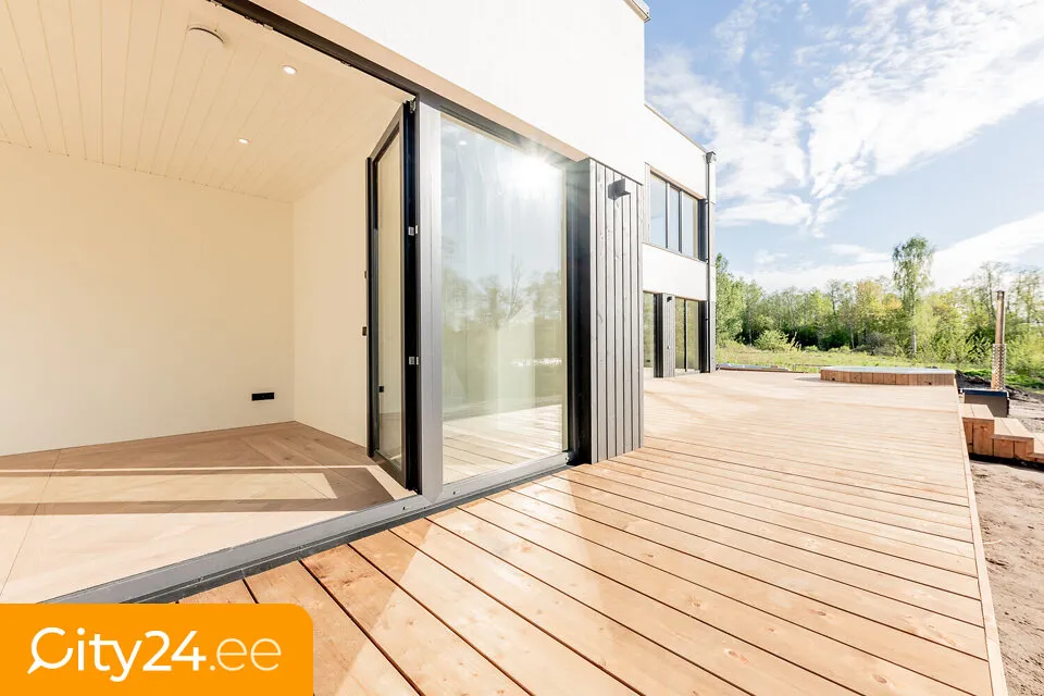 Terrasse - New Stone House with Balcony in Sindi