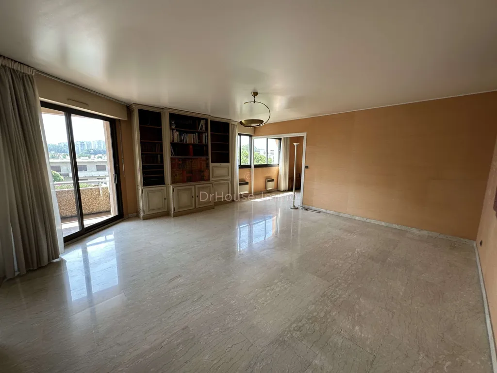 Living Room - Apartment with Balcony and Terrace in Central Location
