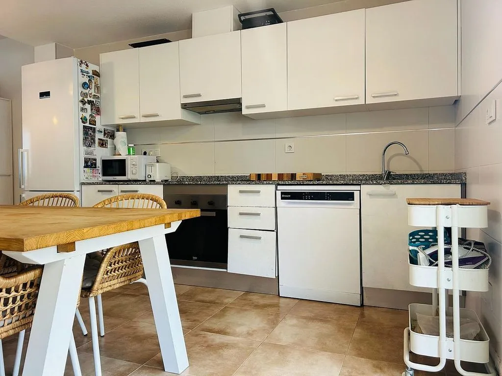 Söögituba - Two-Bedroom House with Pool in Las Lomas del Rame