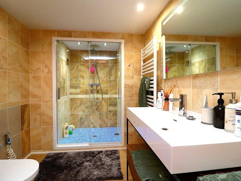Bathrooms - Luxury Villa with Pool in Playas de Orihuela